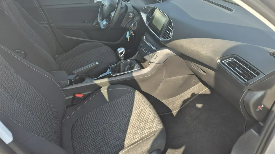 PEUGEOT 308 -