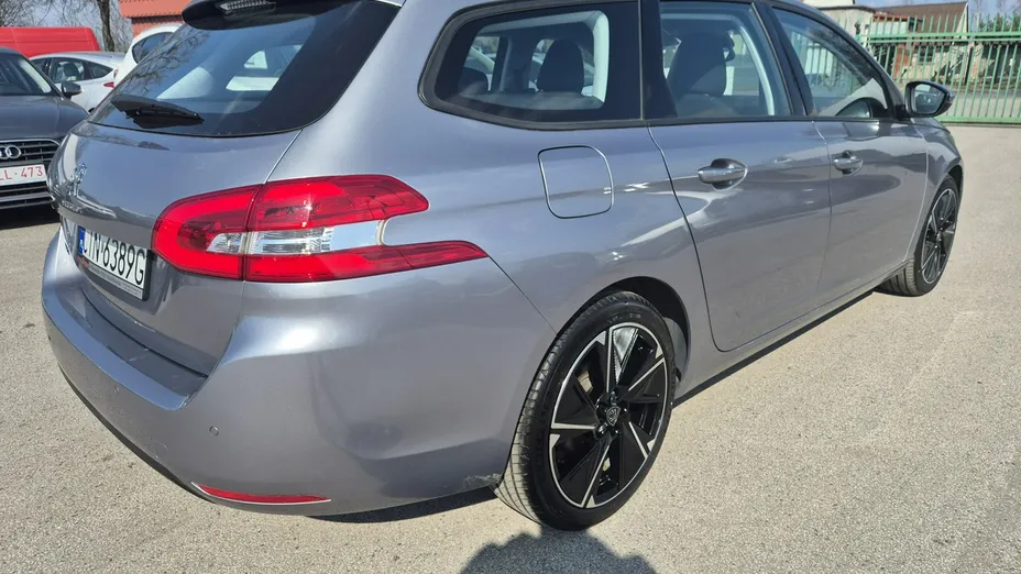 PEUGEOT 308 -