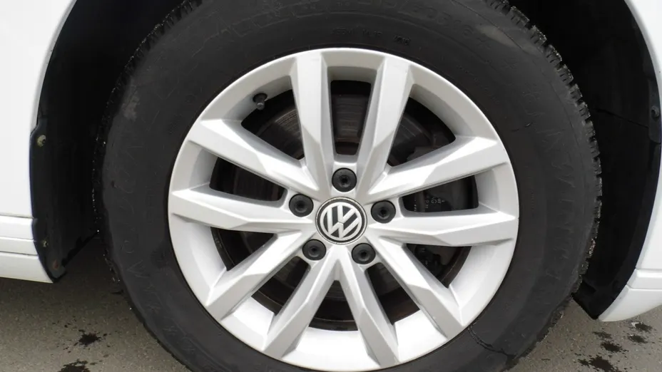 VOLKSWAGEN Passat -
