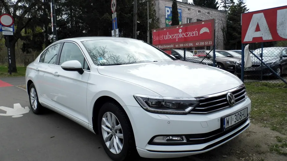 VOLKSWAGEN Passat -
