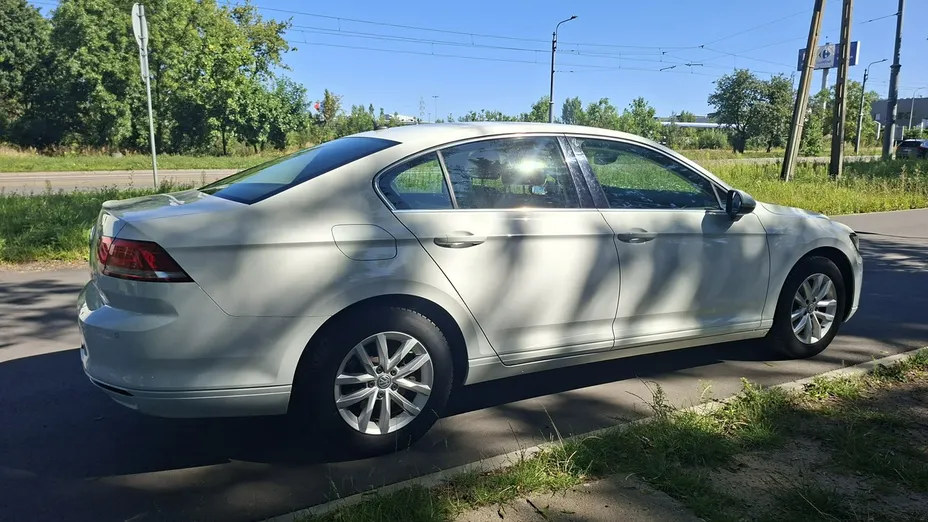 VOLKSWAGEN Passat -