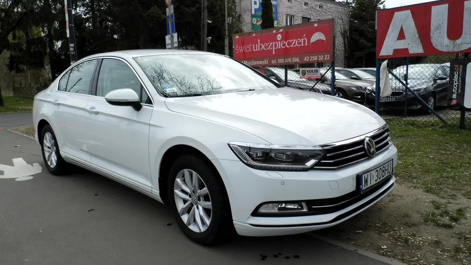 VOLKSWAGEN Passat -