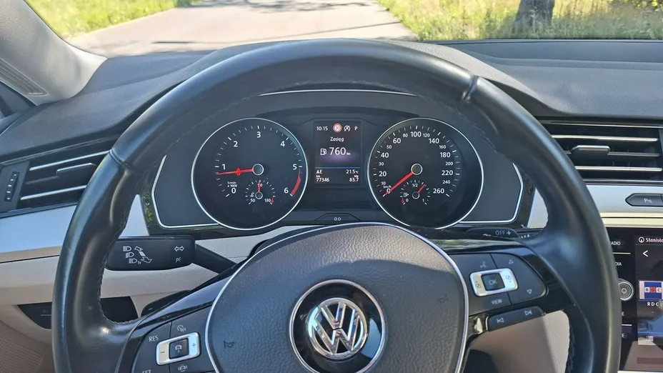 VOLKSWAGEN Passat -