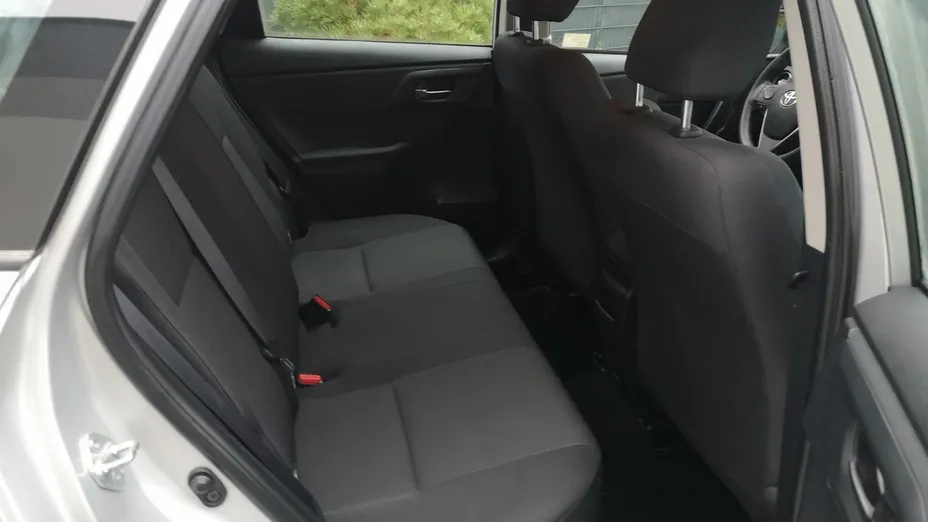 TOYOTA Auris -