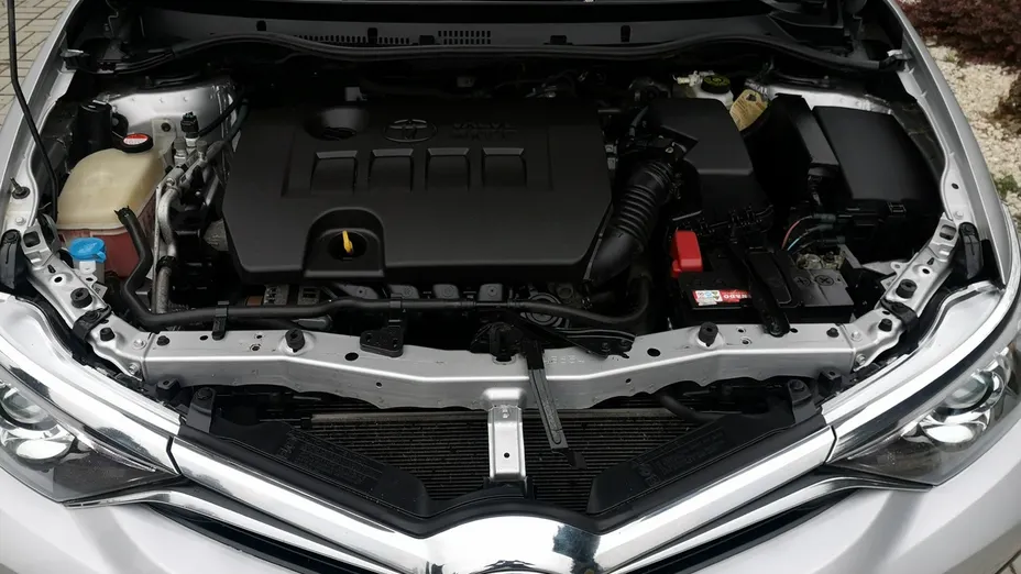 TOYOTA Auris -