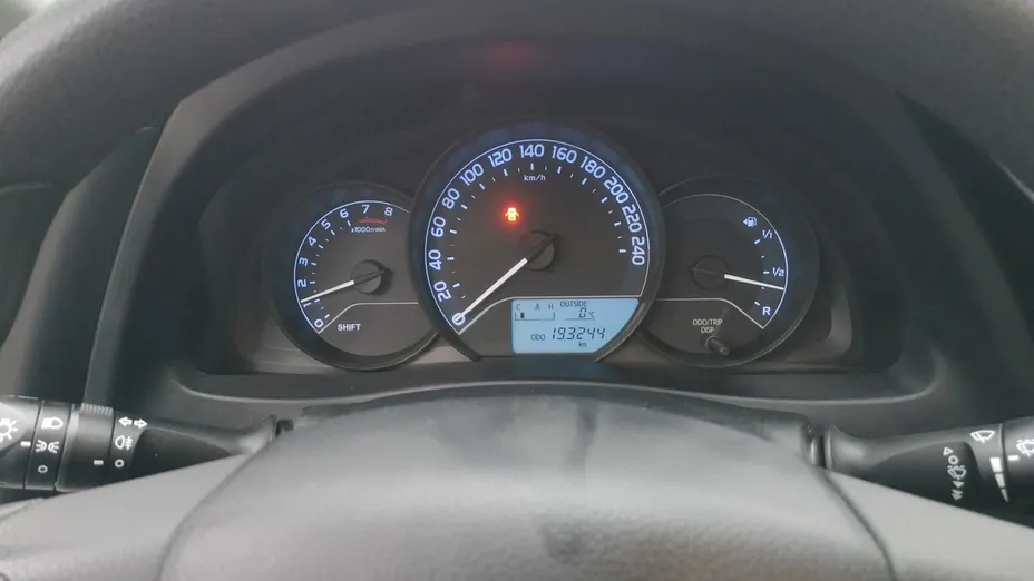 TOYOTA Auris -