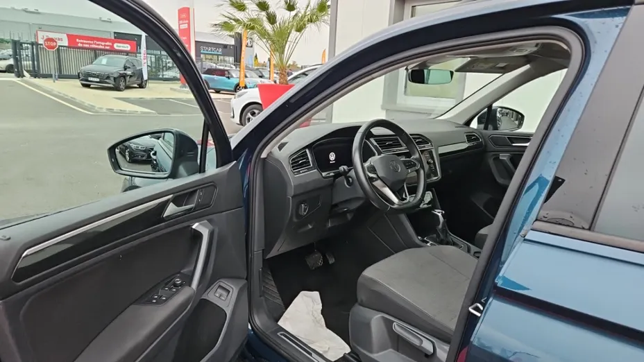 Volkswagen Tiguan -
