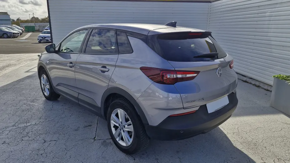 OPEL Grandland -
