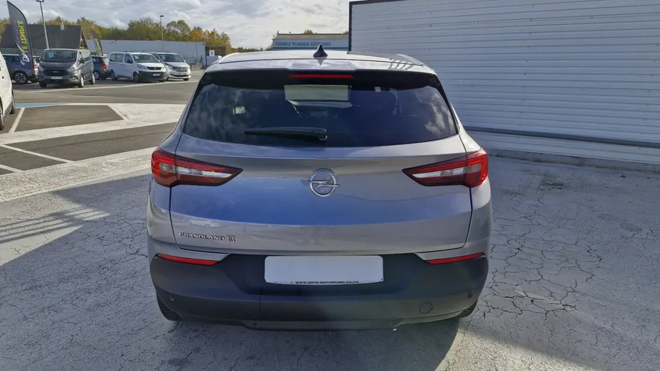 OPEL Grandland -