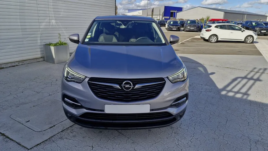 OPEL Grandland -