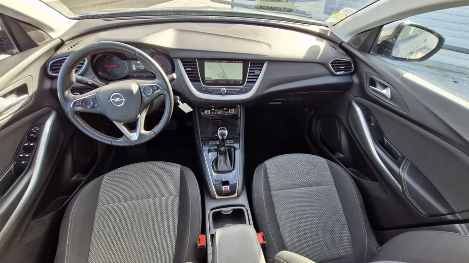 OPEL Grandland -