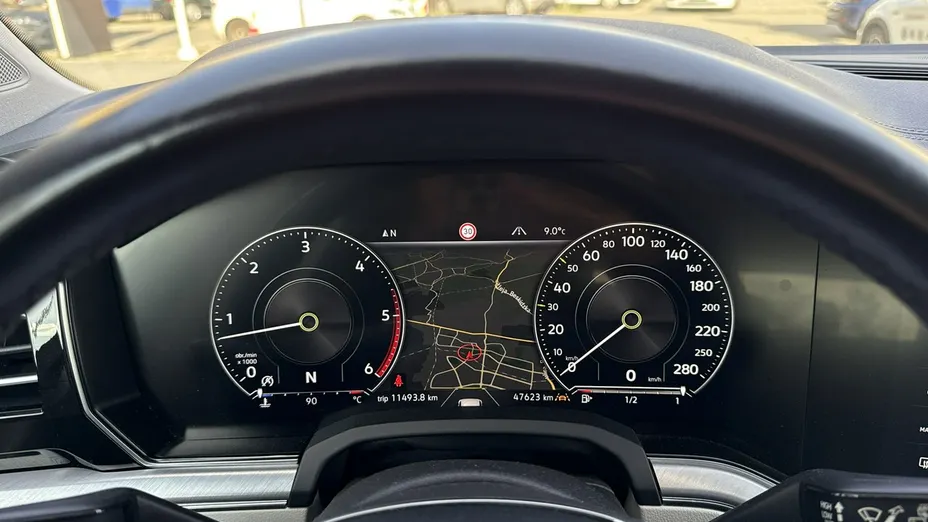 VOLKSWAGEN Touareg -