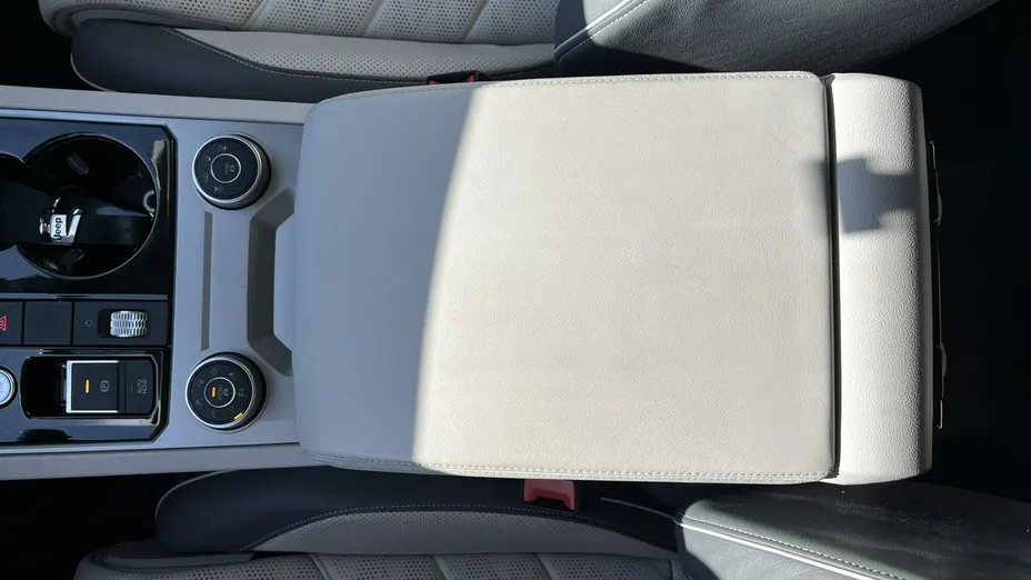 VOLKSWAGEN Touareg -