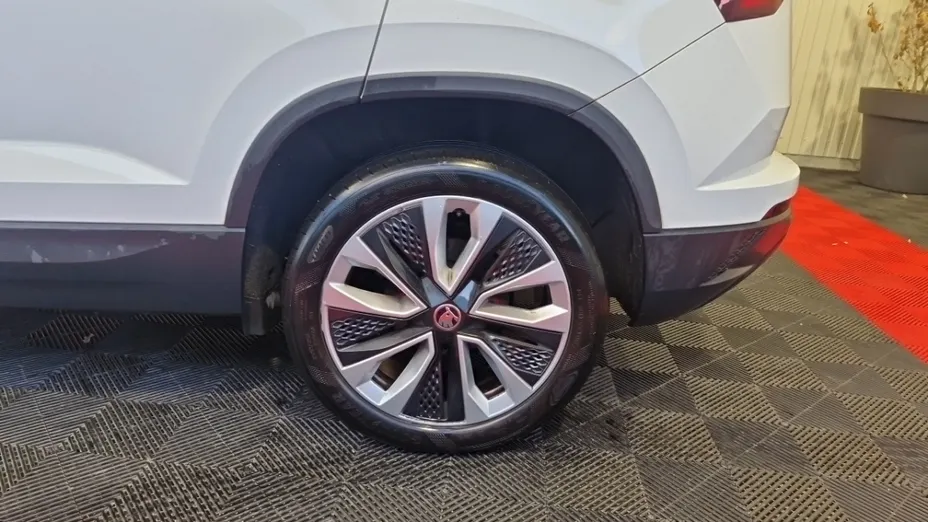 SKODA Karoq -