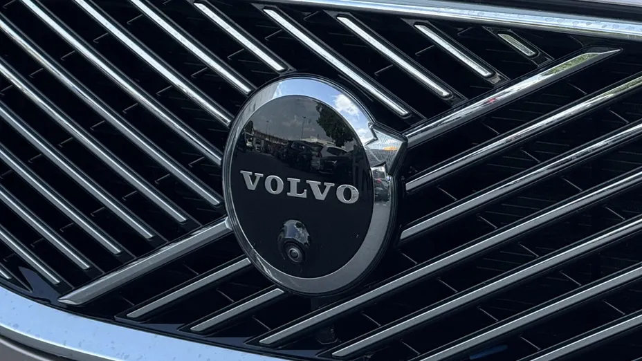 VOLVO XC60 XC60 T6 Plug-In Hybrid AWD Plus Bright aut