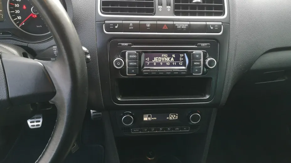 VOLKSWAGEN Polo -