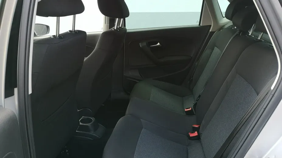VOLKSWAGEN Polo -