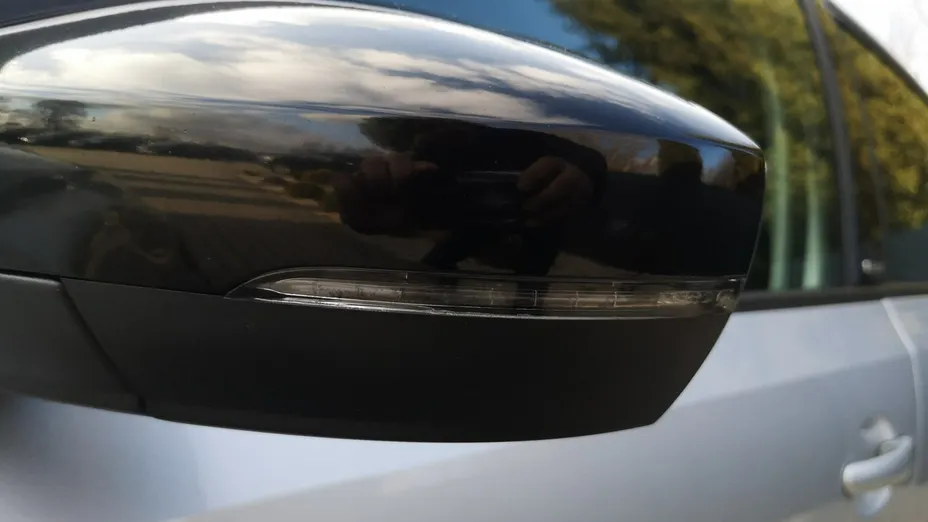 VOLKSWAGEN Polo -