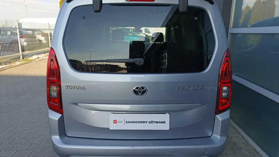 TOYOTA Proace City Proace City 1.5 D-4D Long 2,4t Comfort Aut.
