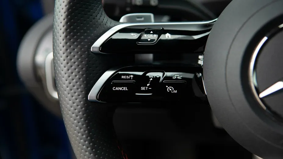 MERCEDES-BENZ A Klasa A 200 AMG Line 7G-DCT