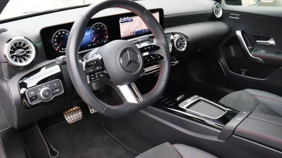 MERCEDES-BENZ A Klasa A 200 AMG Line 7G-DCT