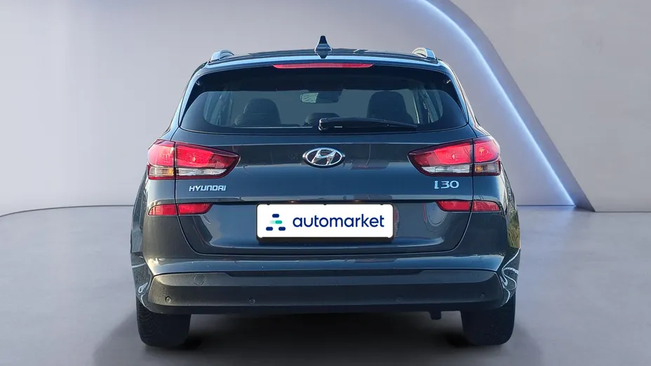 HYUNDAI i30 i30 1.5 DPI Classic +