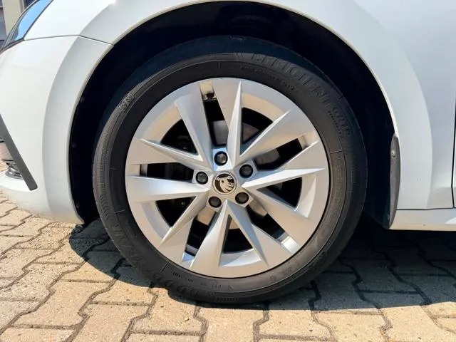 SKODA Octavia Octavia 1.5 TSI e-Tec Ambition DSG