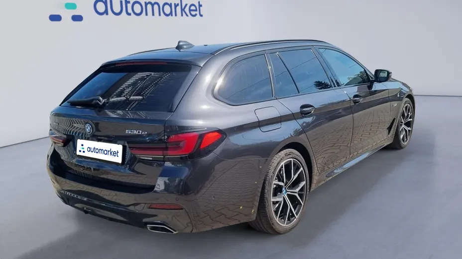 BMW Seria 5 530e xDrive M Sport sport-aut