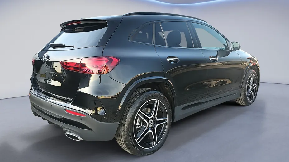 MERCEDES-BENZ GLA GLA 200 AMG Line Nowy