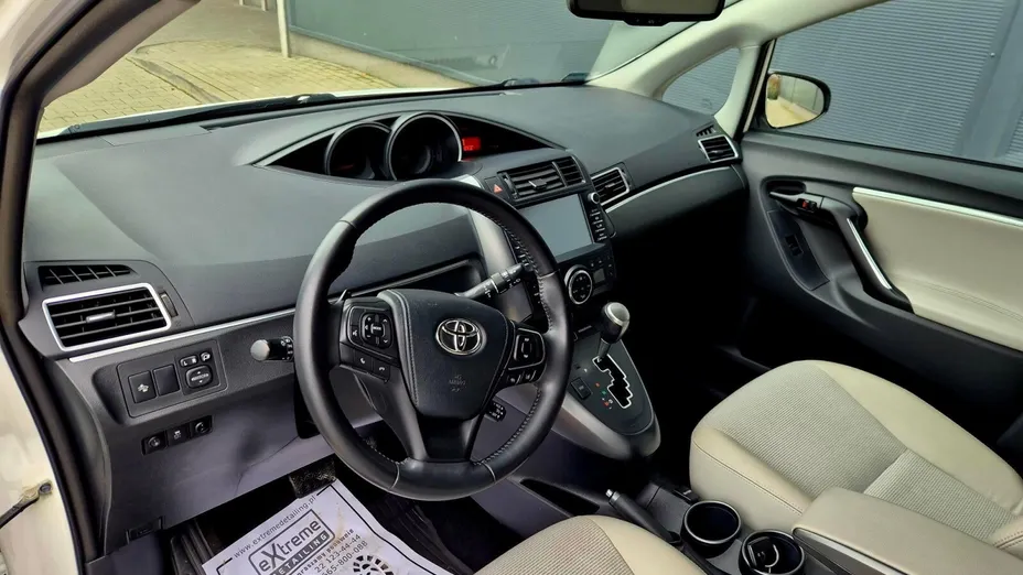 TOYOTA Verso Verso 1.8 Prestige 7os EU6