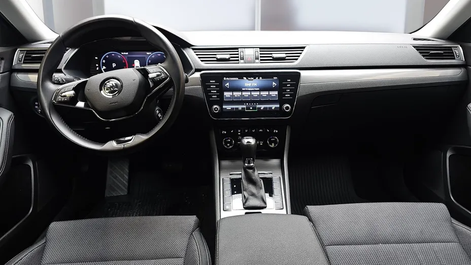 SKODA Superb Superb 2.0 TDI SCR Style DSG