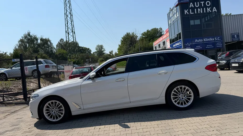 BMW Seria 5 520d Luxury Line aut