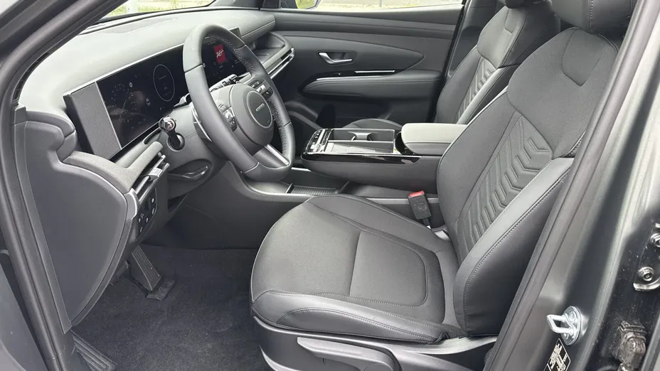 HYUNDAI Tucson Tucson 1.6 T-GDi HEV Smart Black 2WD aut Nowy