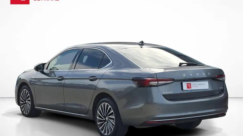 SKODA Superb -