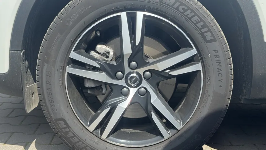 VOLVO XC40 XC40 B3 Plus Dark aut