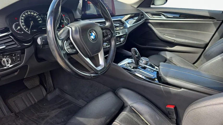 BMW Seria 5 520d xDrive Luxury Line sport-aut