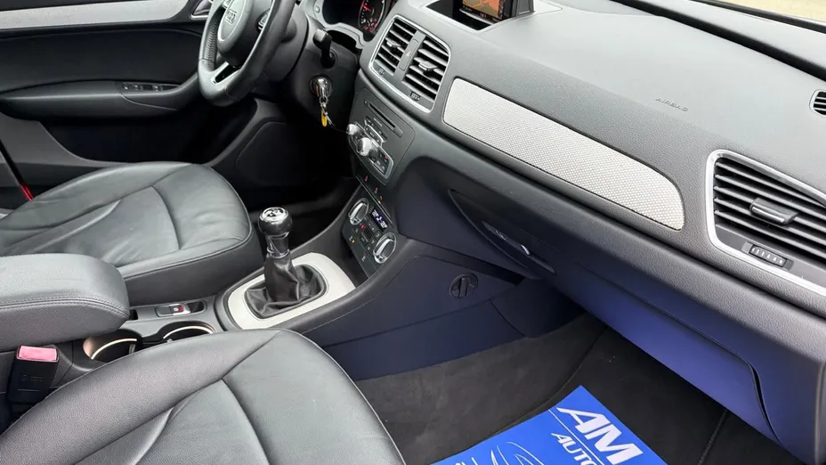 AUDI Q3 -