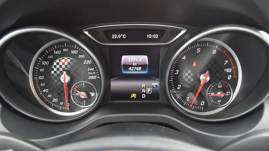 MERCEDES-BENZ A Klasa A 180 7G-DCT AMG Line