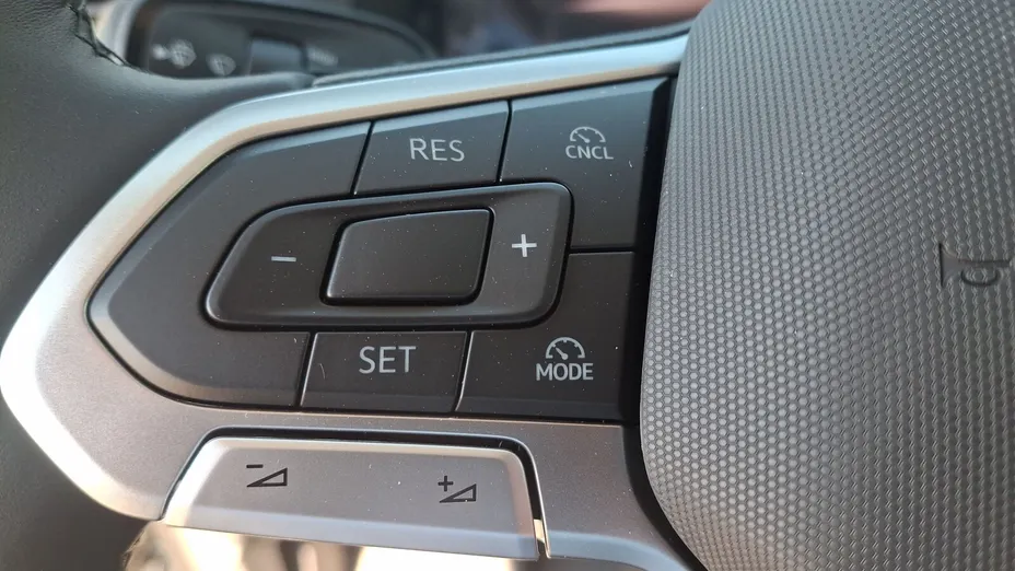 VOLKSWAGEN Crafter Crafter 35 BiTDI 4Motion (9,3m3) aut Nowy