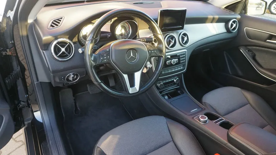 MERCEDES-BENZ GLA GLA 200 7G-DCT Urban