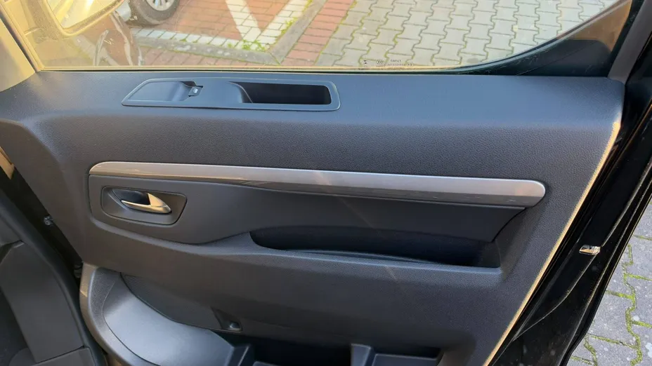 PEUGEOT Traveller Traveller 2.2 BlueHDi Long Business VIP EAT8
