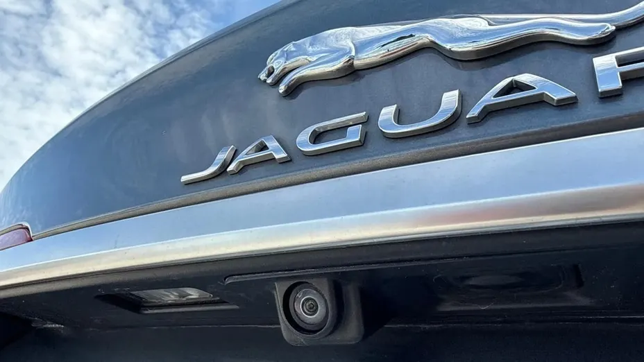 JAGUAR XF -