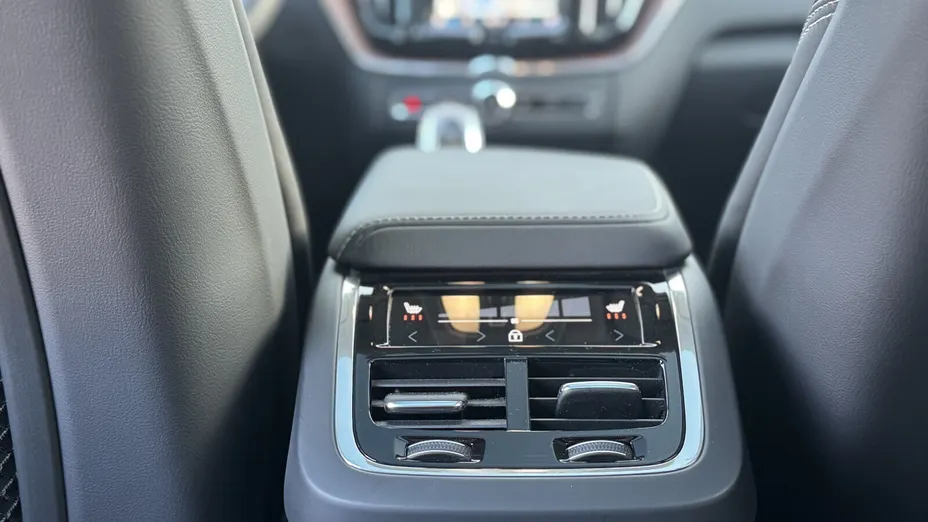 VOLVO XC60 XC60 B5 B AWD Ultimate Dark aut