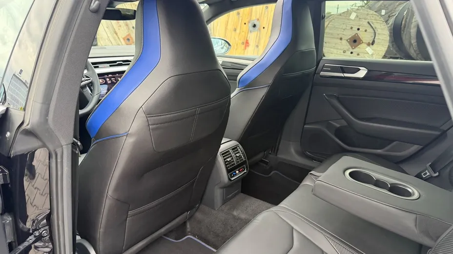 VOLKSWAGEN Arteon Arteon 2.0 TSI 4Motion R DSG