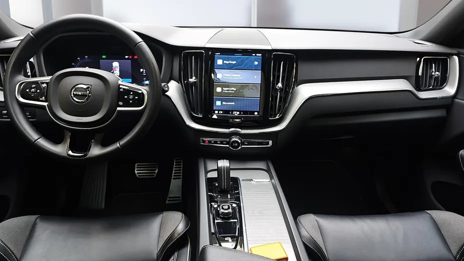 VOLVO XC60 XC60 B4 B R-Design aut