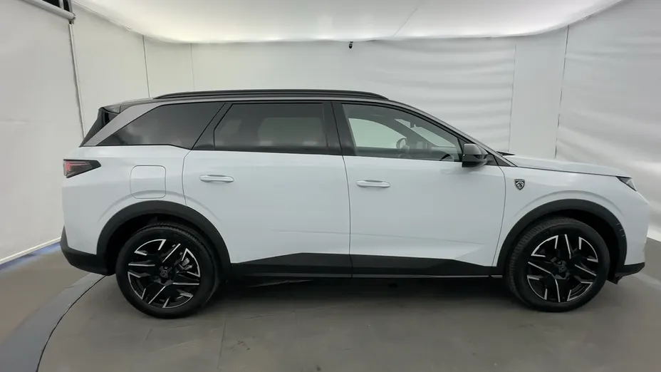 PEUGEOT 5008 -