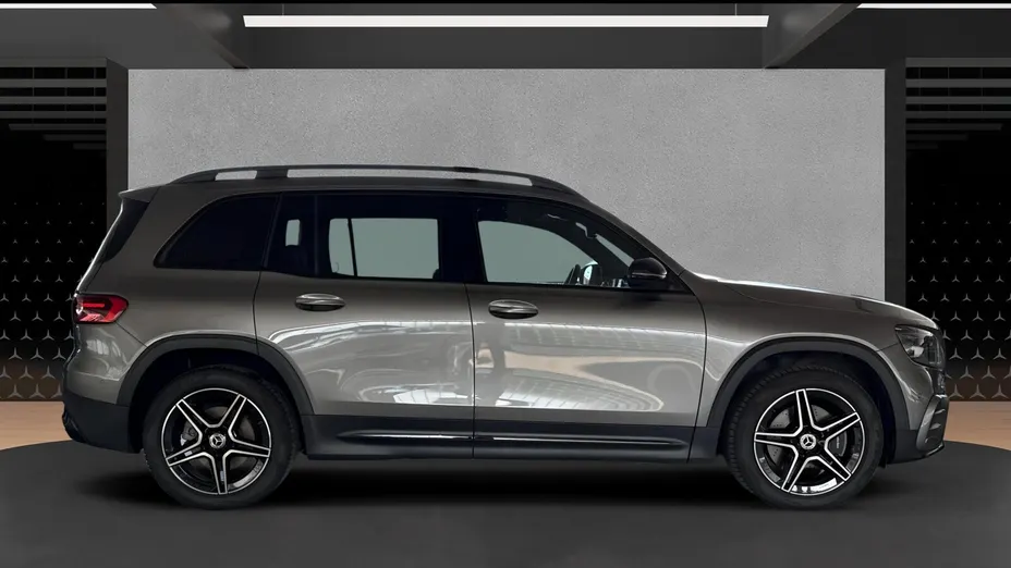 MERCEDES-BENZ GLB GLB 220 d 4-Matic AMG Line 8G-DCT