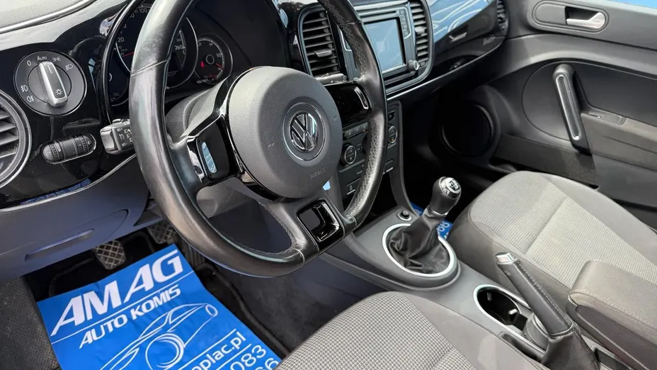 VOLKSWAGEN Beetle -