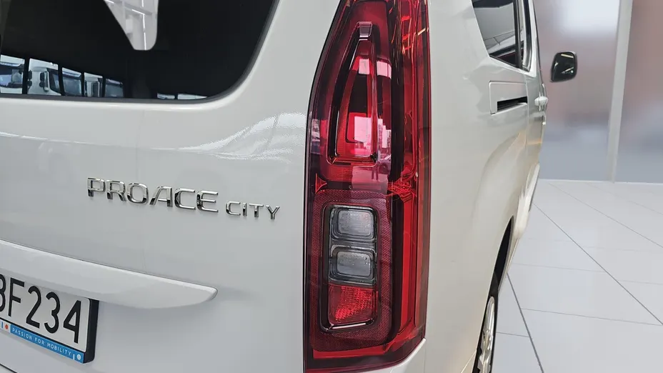 TOYOTA Proace City Verso Proace City Verso Long 1.5 D-4D Business