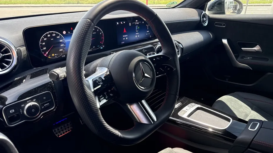 MERCEDES-BENZ A Klasa A 200 AMG Line 7G-DCT